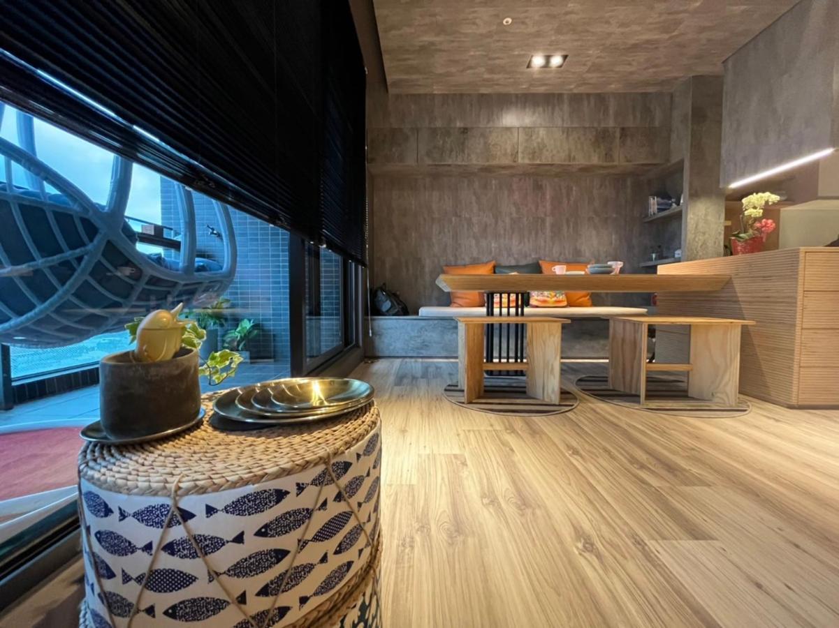 Toucheng Happyhouse頭城黑皮家 附早餐アパートメント エクステリア 写真