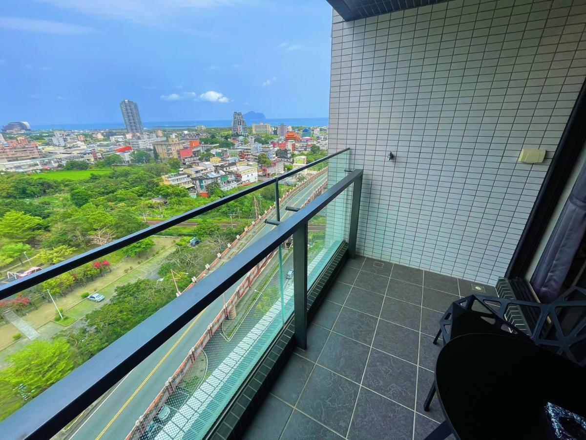 Toucheng Happyhouse頭城黑皮家 附早餐アパートメント エクステリア 写真