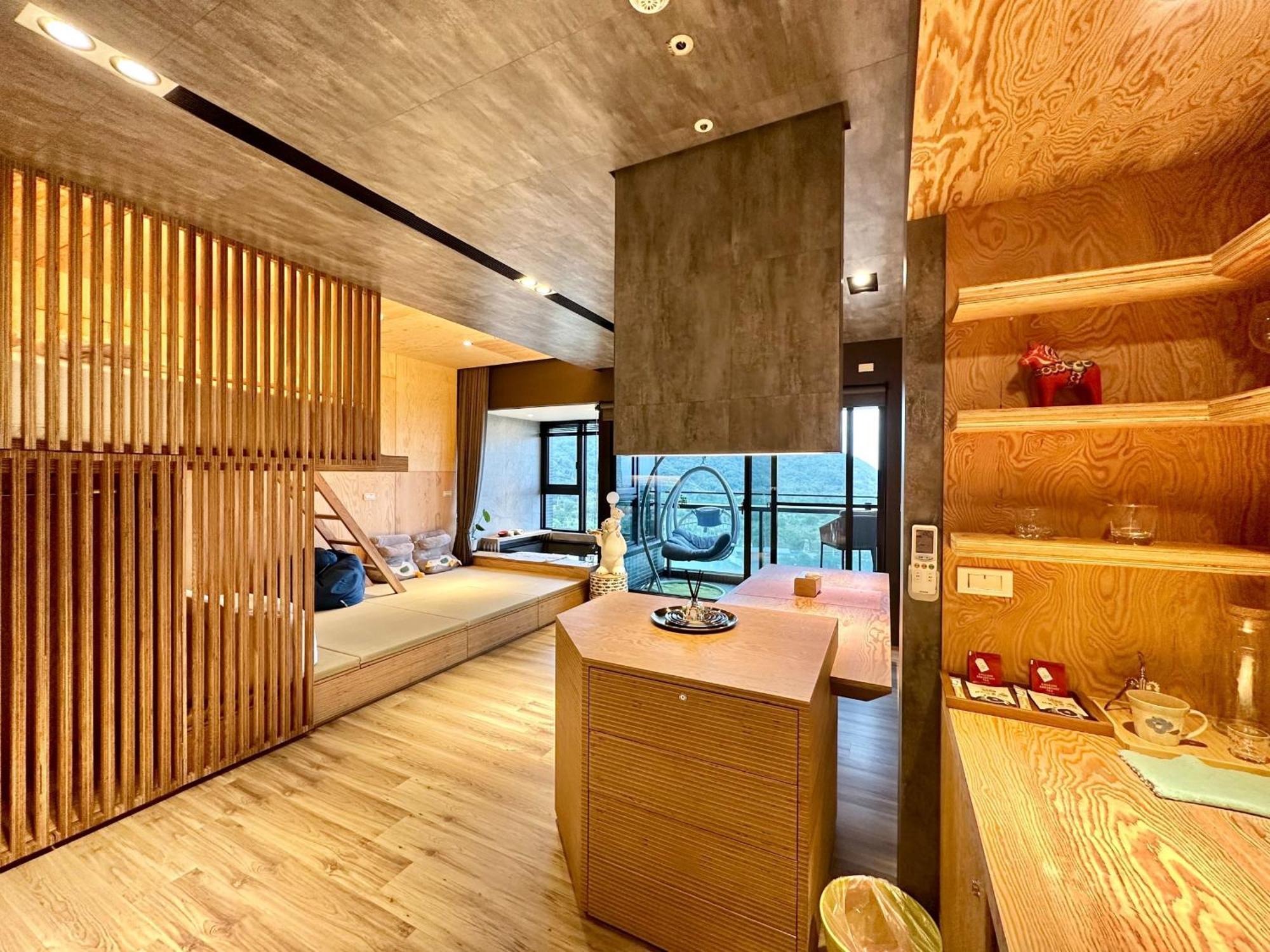 Toucheng Happyhouse頭城黑皮家 附早餐アパートメント エクステリア 写真
